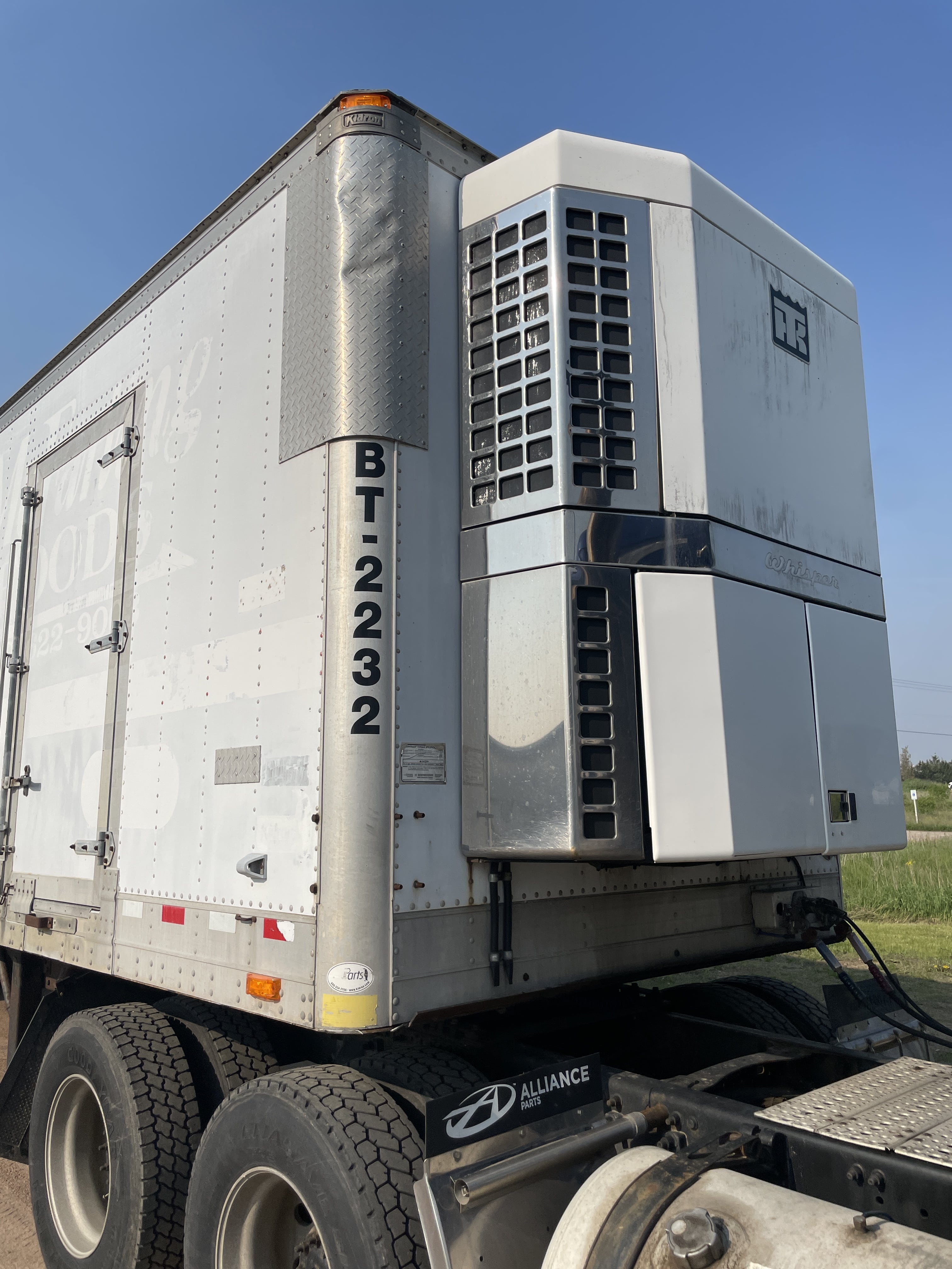 32 Foot Refrigerated Trailer Rental – BT-2232 - Image 7