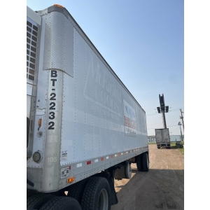 32 foot refrigerated trailer rental BT-2232 diesel unit in Eau Claire Wisconsin