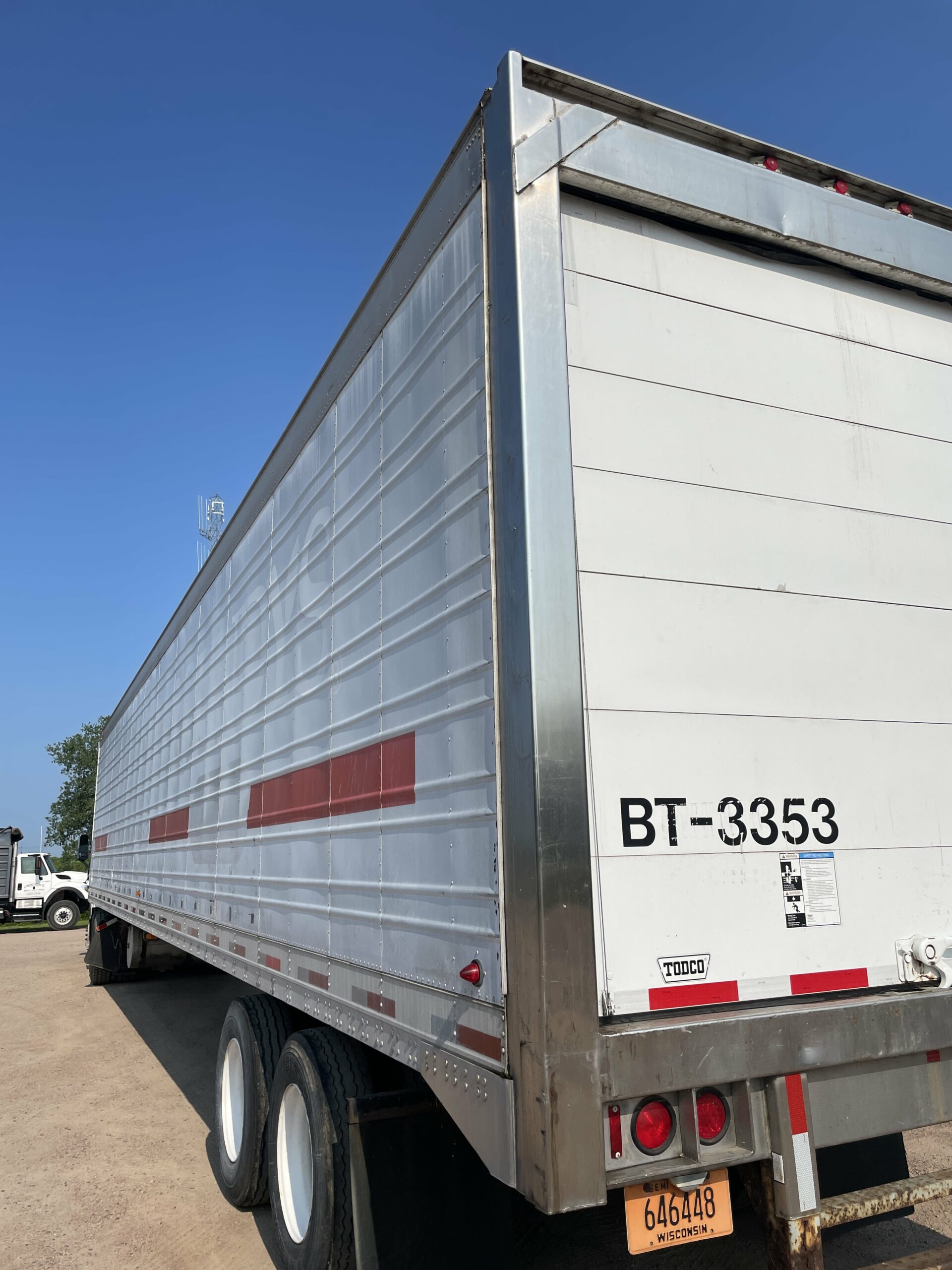 53 Foot Refrigerated Trailer Rental – BT-3353