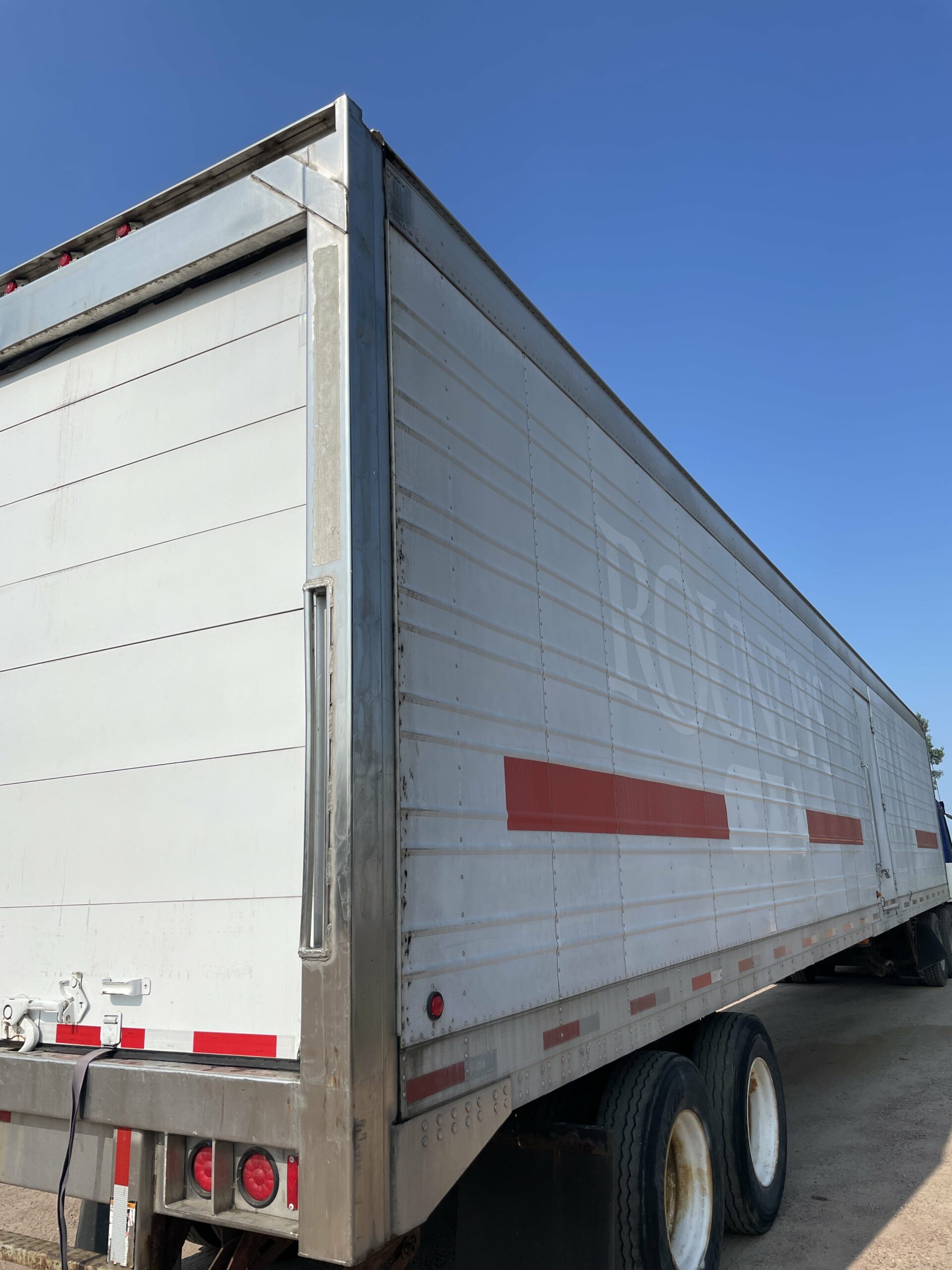 53 Foot Refrigerated Trailer Rental – BT-3353